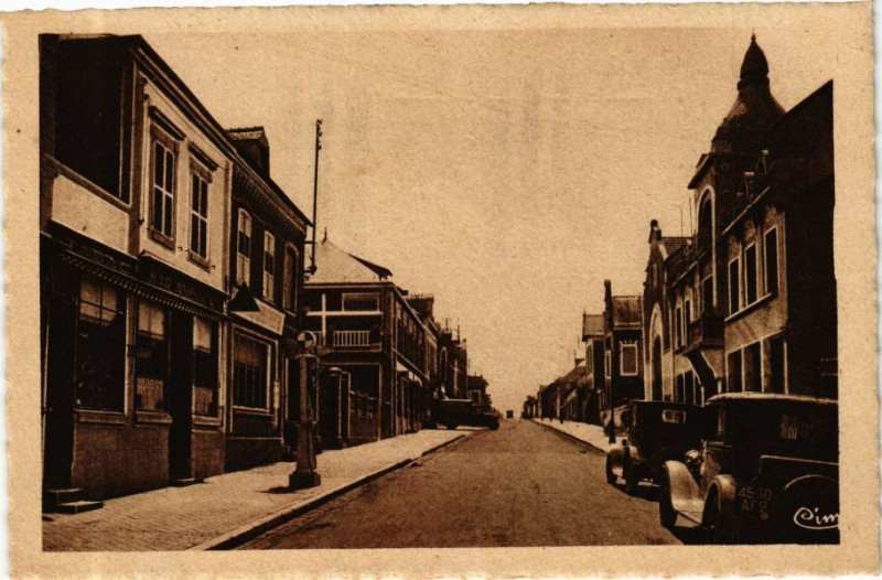 Carte postale ancienne Hirson Rue de Charleville à Hirson