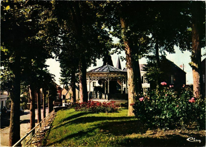 Carte postale ancienne Fresnoy le Grand Jardin public à Fresnoy-le-Grand