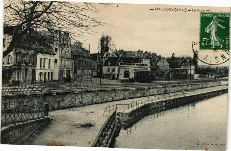 Carte postale ancienne Soissons Le Port à Soissons