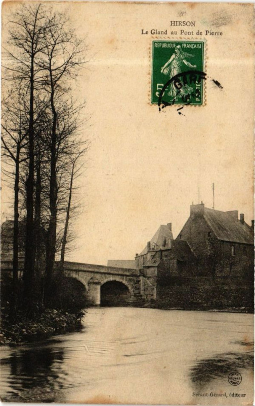 Carte postale ancienne Hirson Le Gland au Pont de Pierre à Hirson