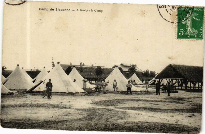 Carte postale ancienne Camp de Sissonne A travers le Camp à Sissonne