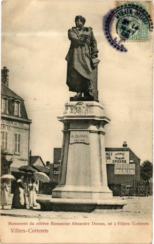 Carte postale ancienne Villers-Cotterets Monument du celebre Romancier Alexandre Dumas à Villers-Cotterêts