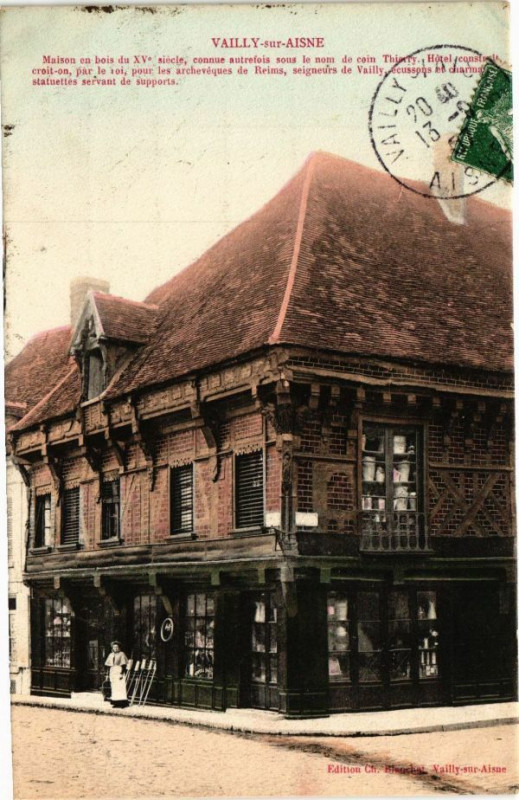 Carte postale ancienne Vailly-sur-Aisne Maison en bois du Xv siecle à Vailly-sur-Aisne