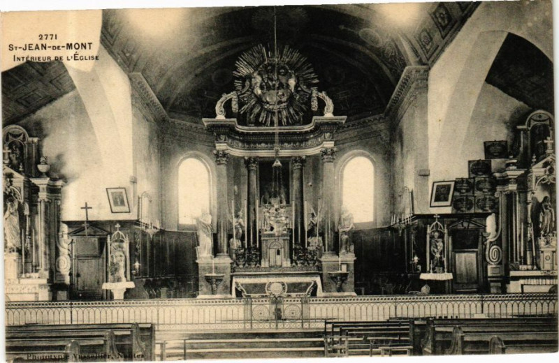 Carte postale ancienne St Jean de Mont Interieur de l' Eglise