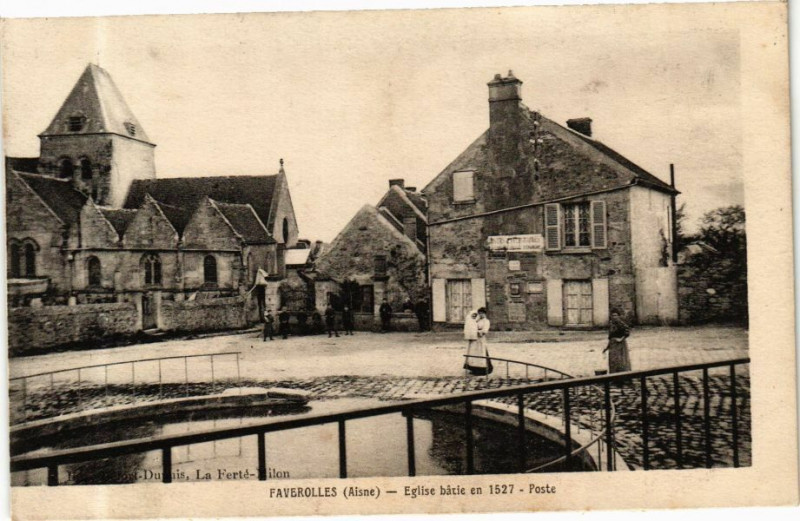 Carte postale ancienne Faverolles Eglise batie en 1527, Poste à Faverolles
