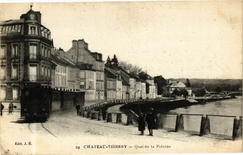 Carte postale ancienne Chateau-Thierry Quai de la Poterne à Château-Thierry