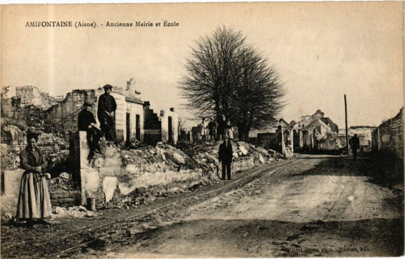 Carte postale ancienne Amifontaine Ancienne Mairie et ecole à Amifontaine