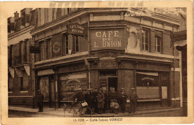 Carte postale ancienne La Fere Cafe-Tabac Verriest