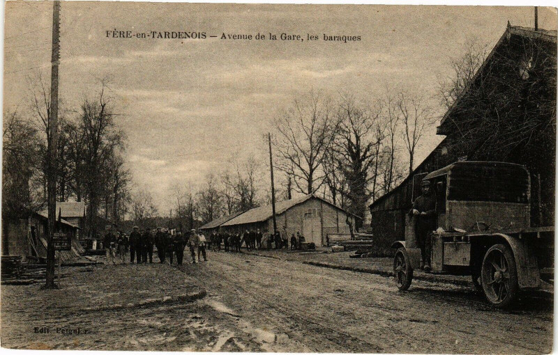 Carte postale ancienne Fere-En-Tardenois Avenue de la Gare à Fère-en-Tardenois