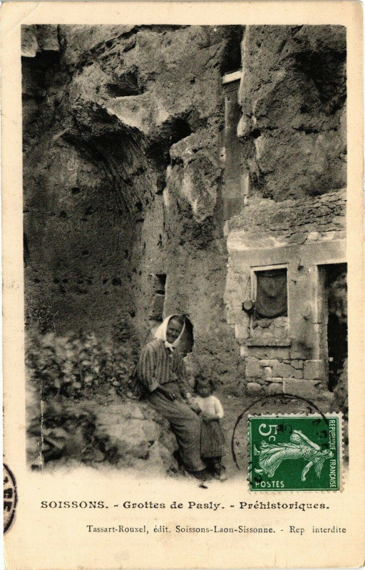 Carte postale ancienne Soissons Grottes de pasly à Soissons
