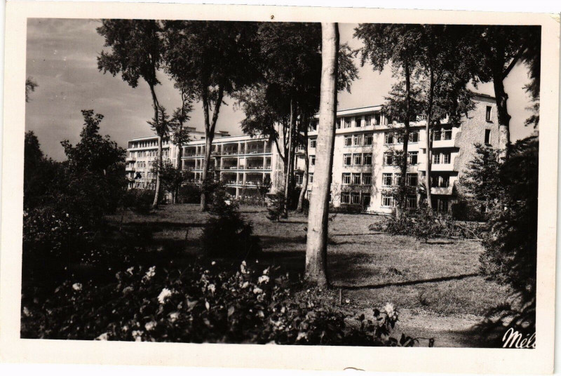Carte postale ancienne Saint-Gobain Un coin du parc à Saint-Gobain