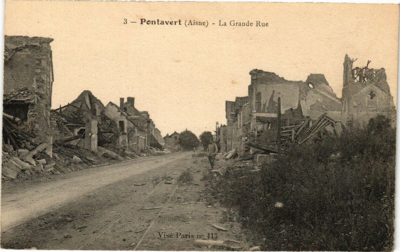 Carte postale ancienne Pontavert La grande rue à Pontavert