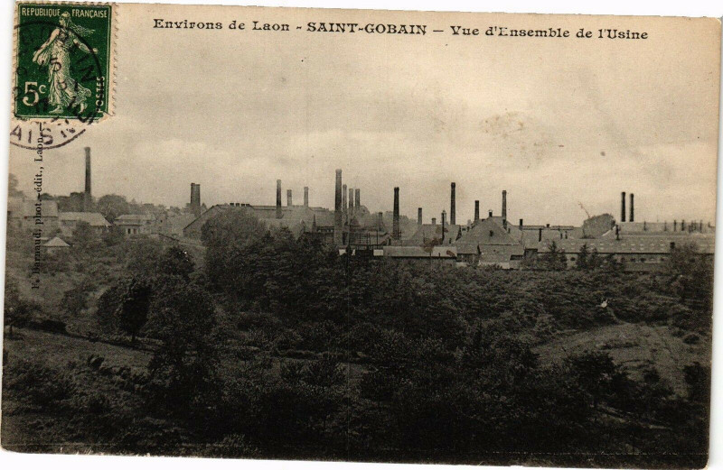 Carte postale ancienne Environs de Laon Saint-Gobain Vue d'ensemble à Laon