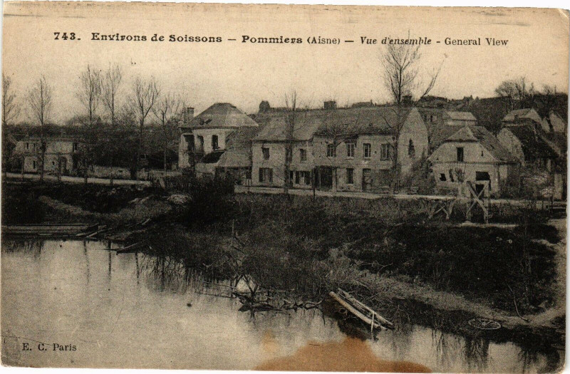Carte postale ancienne Environs de soissons Pommiers à Soissons