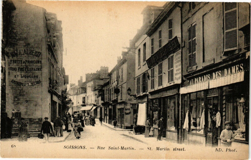 Carte postale ancienne Soissons Rue saint martin à Soissons