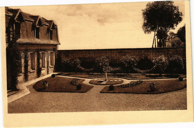 Carte postale ancienne Soissons Jacques deshayes à Soissons