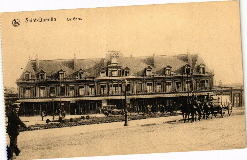 Carte postale ancienne Saint-Quentin La gare à Saint-Quentin