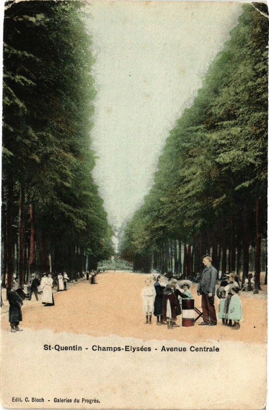 Carte postale ancienne Saint-Quentin Champs elysees à Saint-Quentin