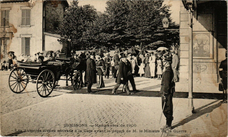 Carte postale ancienne Saint-Quentin Manoeuvres de 1906 à Saint-Quentin