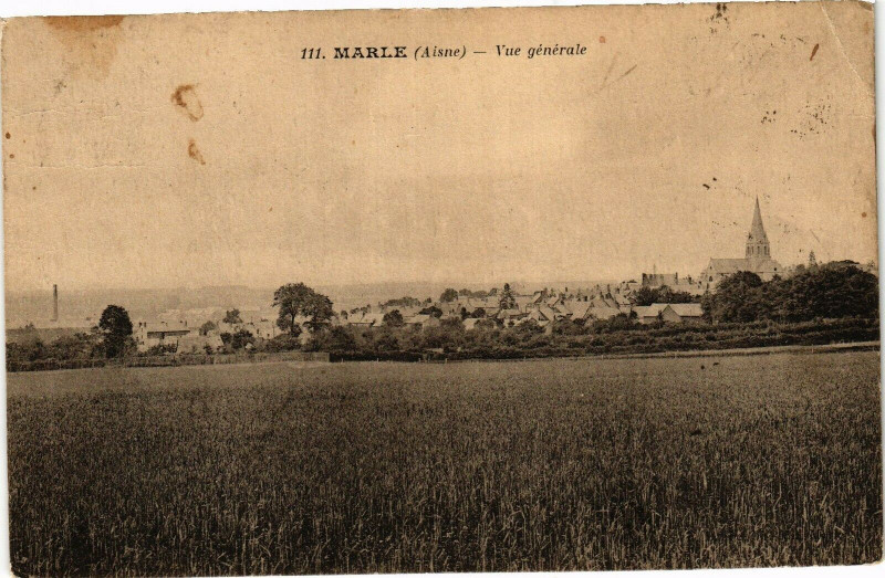 Carte postale ancienne Marle Vue generale à Marle