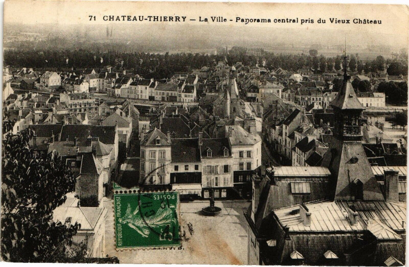 Carte postale ancienne Chateau-Thierry La Ville Panorama central pris du Vieux ... à Château-Thierry