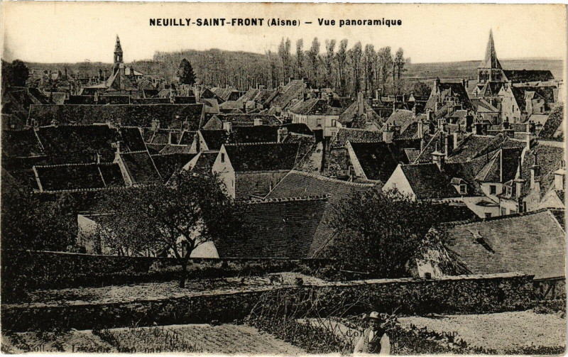 Carte postale ancienne Neuilly-Saint-Front Vue panoramique à Neuilly-Saint-Front