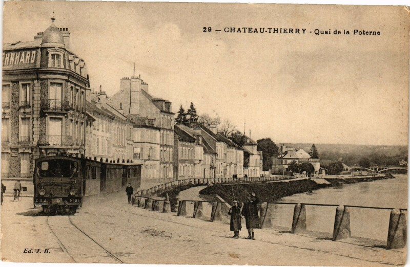 Carte postale ancienne Chateau-Thierry Quai de la Poterne à Château-Thierry
