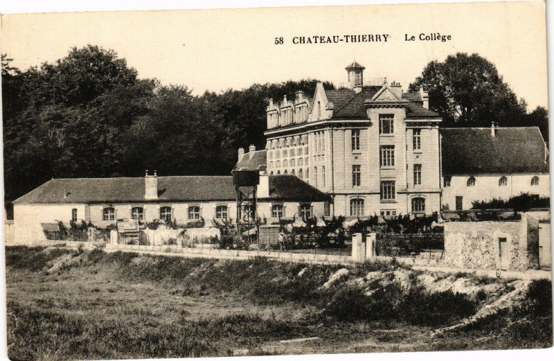 Carte postale ancienne Chateau-Thierry Le College à Château-Thierry