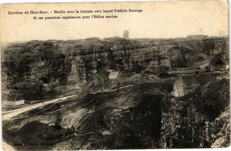 Carte postale ancienne Carrieres du Haut-Banc Moulin dans le lointain avec lequel ...
