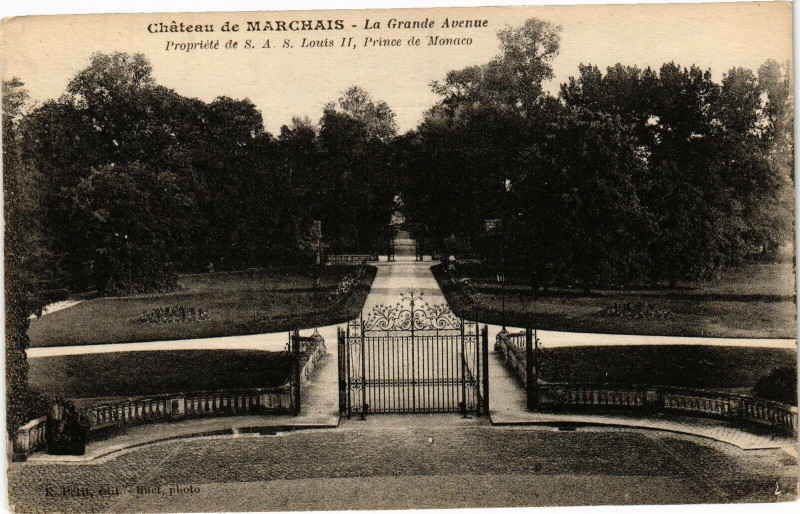 Carte postale ancienne Chateau de Marchais La Grande Avenue Propriete de S.A.S. Louis.. à Marchais