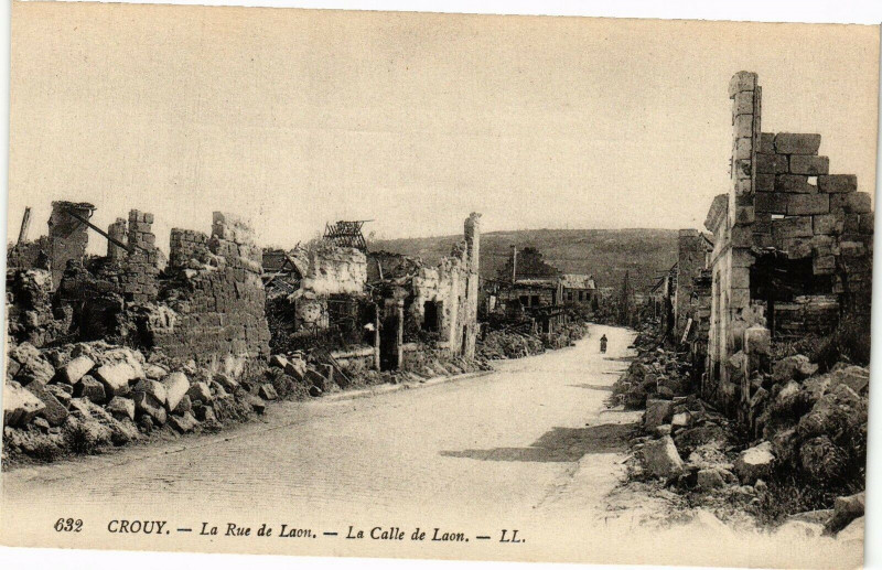 Carte postale ancienne Crouy La Rue de Laon La Calle de Laon à Crouy