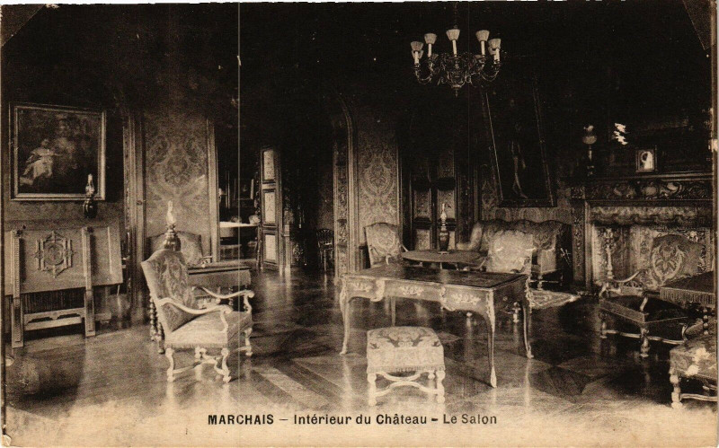 Carte postale ancienne Marchais Interieur du Chateau Le Salon à Marchais