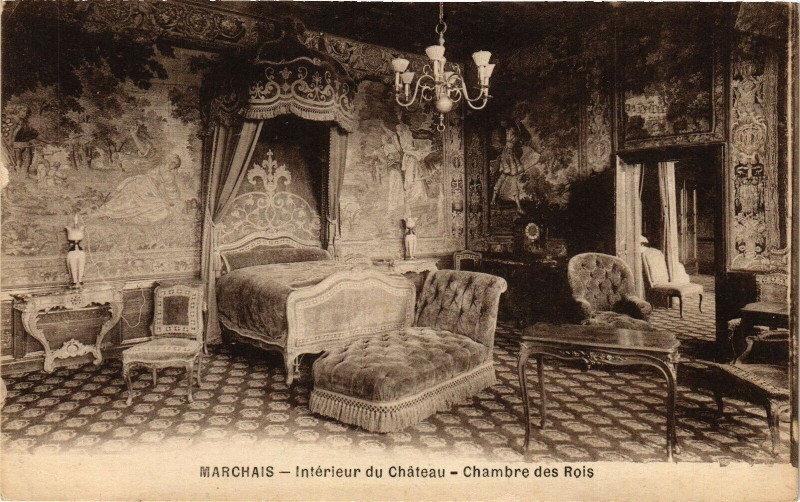 Carte postale ancienne Marchais Interieur du Chateau Chambre des Rois à Marchais