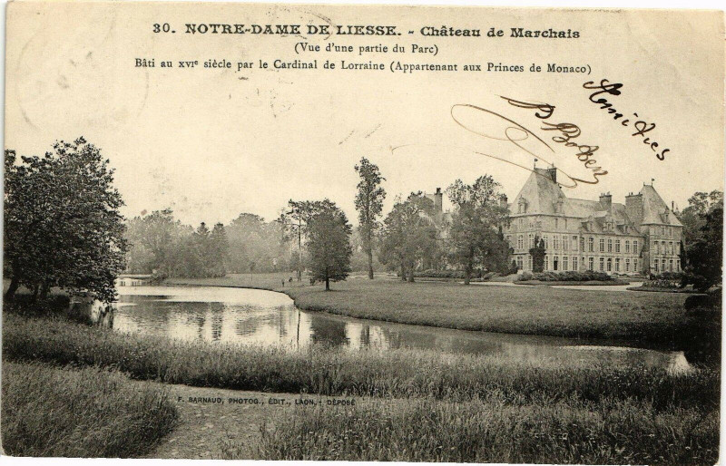 Carte postale ancienne Notre-Dame de Liesse Chateau de Marchais(Vue d'une partie du... à Marchais
