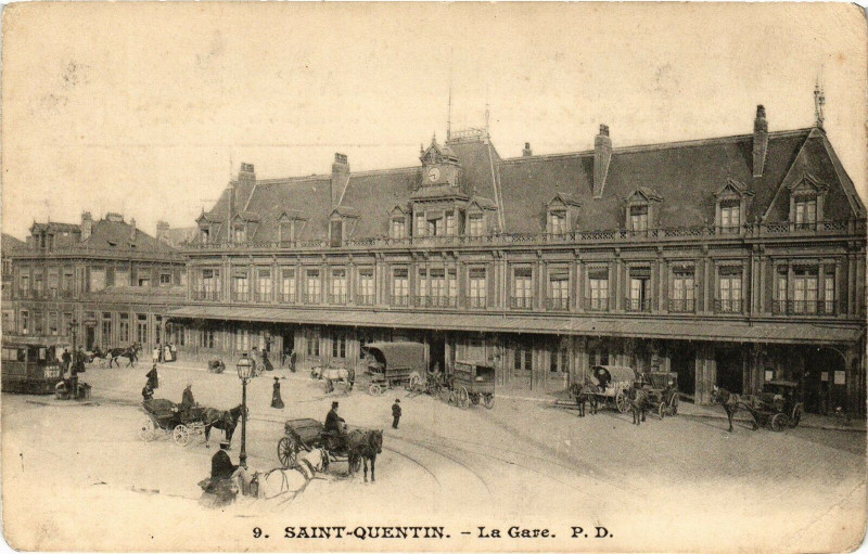 Carte postale ancienne Saint-Quentin La Gare à Saint-Quentin