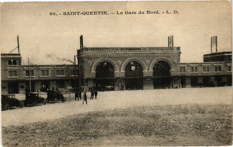 Carte postale ancienne Saint-Quentin La Gare du Nord à Saint-Quentin