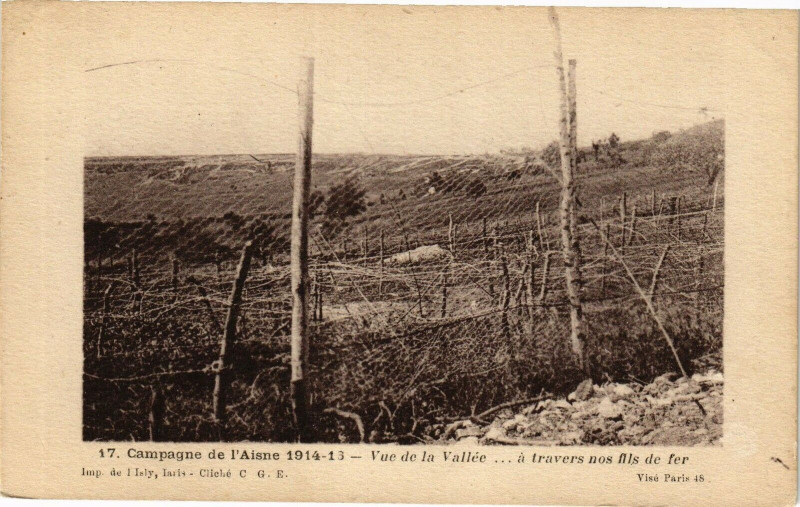 Carte postale ancienne Campagne de l'Aisne 1914-18 Vue de la Vallee-... a travers nos..