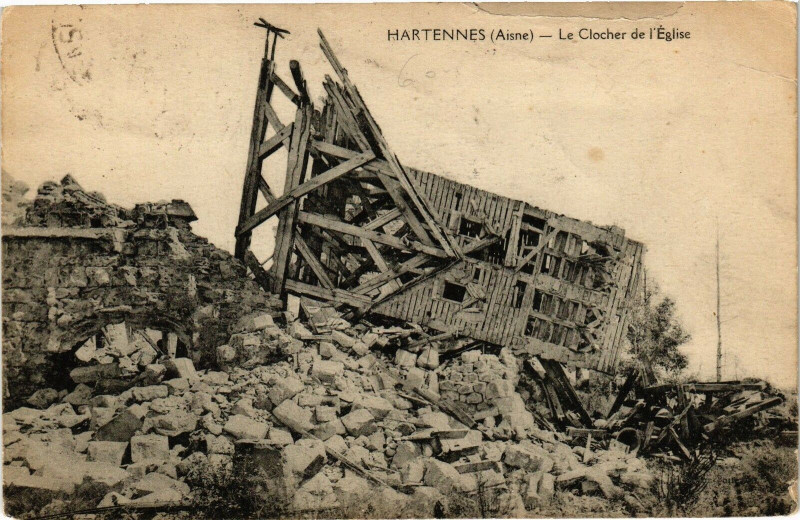 Carte postale ancienne Hartennes Le Clocher de l' Eglise