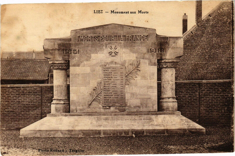 Carte postale ancienne Liez Monument aux Morts à Liez