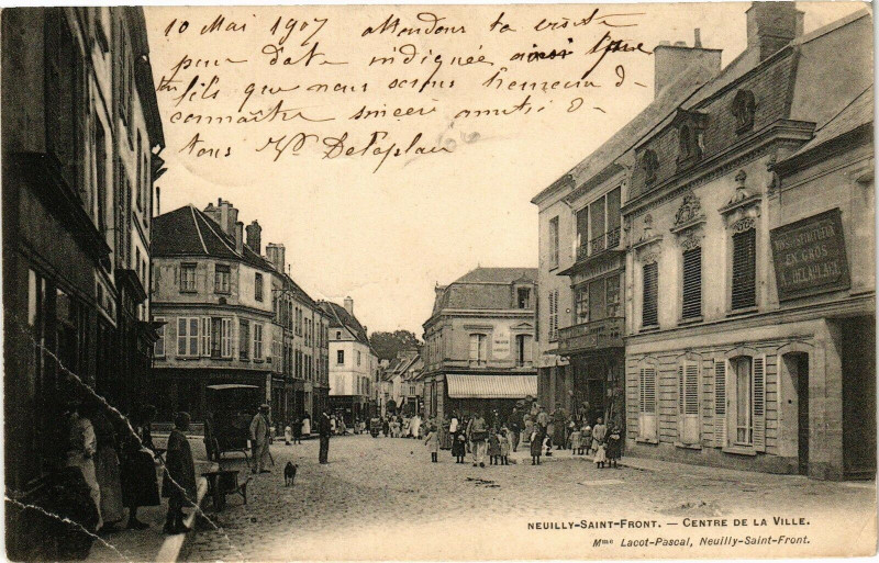 Carte postale ancienne Neuilly-Saint-Front Centre de la Ville à Neuilly-Saint-Front