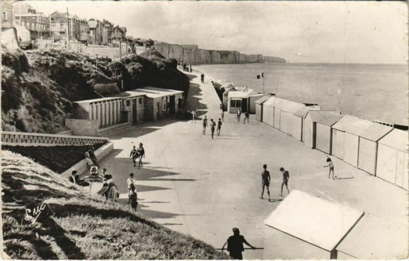 Carte postale ancienne Ault Onival Vue de la plage à Ault