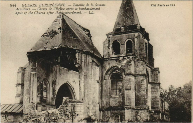 Carte postale ancienne Guerre Military Arvilliers Chevet de l'Eglise à Y