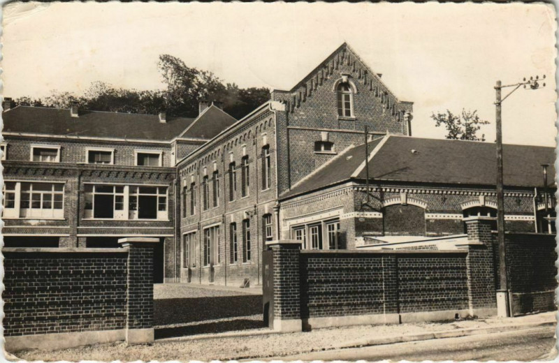 Carte postale ancienne Poix ecole des Filles