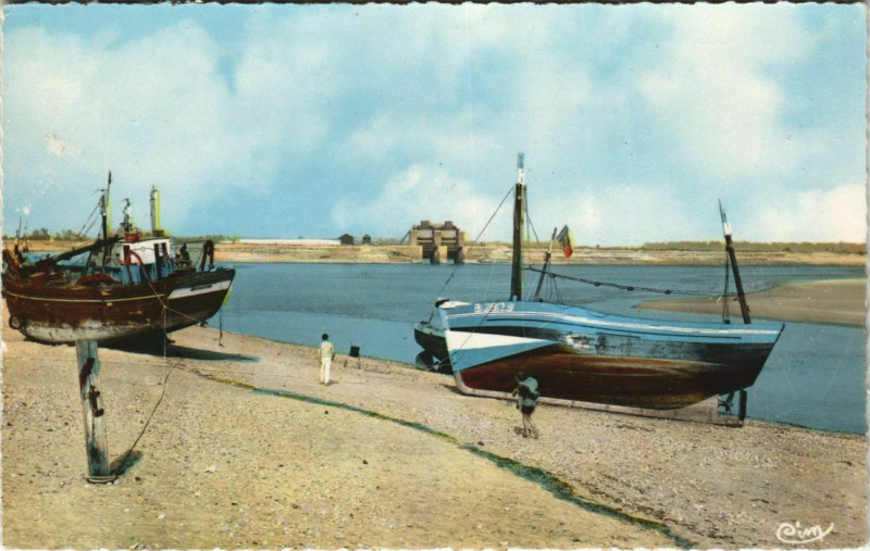Carte postale ancienne Le Crotoy Les Ecluses au Crotoy