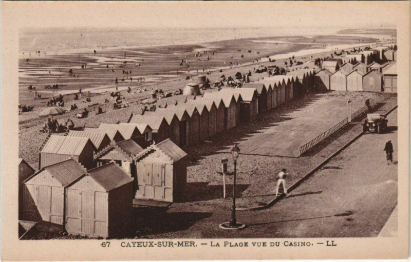 Carte postale ancienne Cayeux-sur-Mer La Plage vue du Casino à Cayeux-sur-Mer