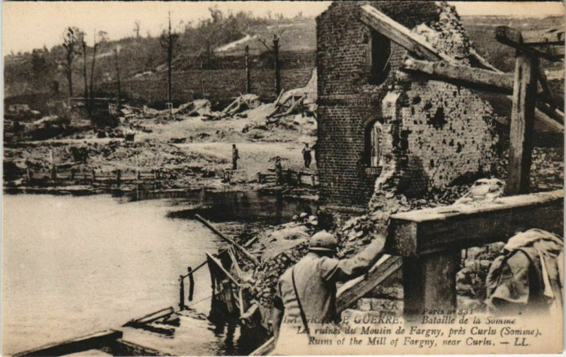 Carte postale ancienne Guerre Military Bataille de La Somme Ruines du Moulin de Fargny à Y