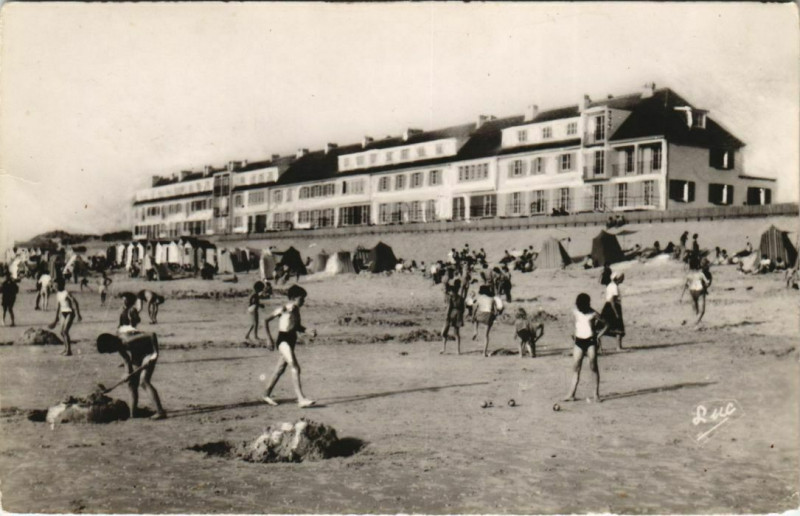 Carte postale ancienne Fort-Mahon Jeux de plage