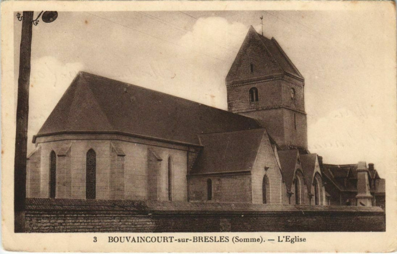 Carte postale ancienne Bouvaincourt-sur-Bresles Eglise à Bouvaincourt-sur-Bresle
