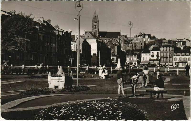 Carte postale ancienne Mers-les-Bains Le Golf miniature à Mers-les-Bains