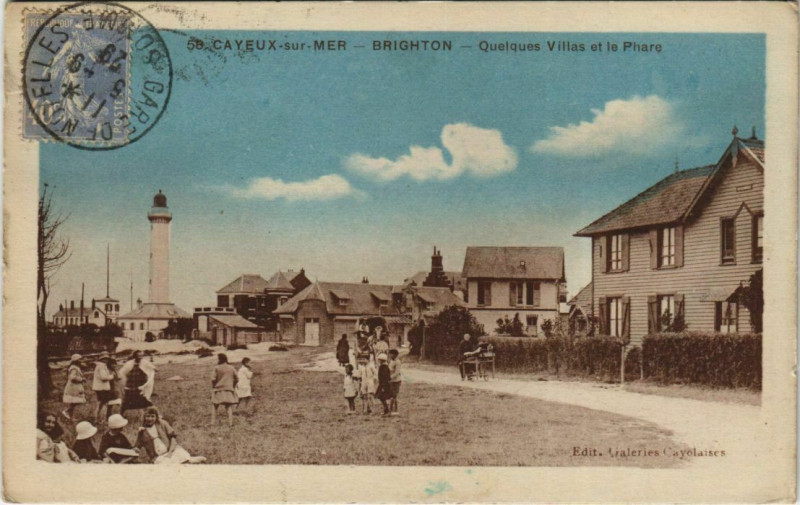 Carte postale ancienne Brighton Cayeux-sur-Mer Qqs Villas et le Phare à Cayeux-sur-Mer